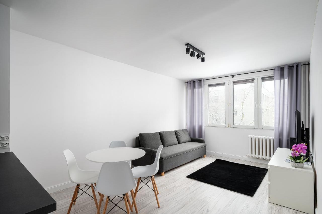 Wierzbno Modern Apartment وارسو المظهر الخارجي الصورة